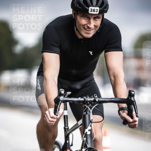 16.08.2026 - KN Förde Triathlon 2026 H.Heesch http://msf.ph/oto/9974824 16.08.2026 11:06:19 Radfahren 339, 363 meine-sportfotos.de