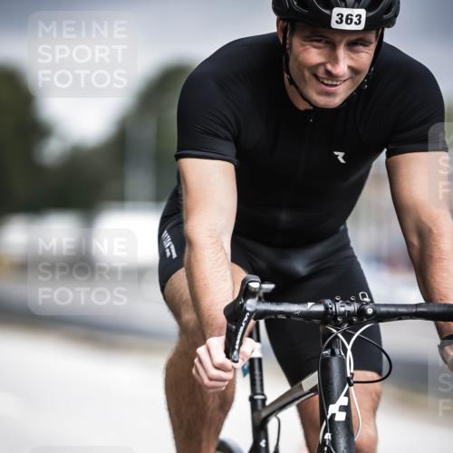16.08.2026 - KN Förde Triathlon 2026 H.Heesch http://msf.ph/oto/9974825 16.08.2026 11:06:19 Radfahren 339, 363 meine-sportfotos.de