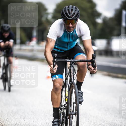 16.08.2026 - KN Förde Triathlon 2026 H.Heesch http://msf.ph/oto/9974902 16.08.2026 11:07:22 Radfahren 302, 322, 328, 345, 348, 371 meine-sportfotos.de