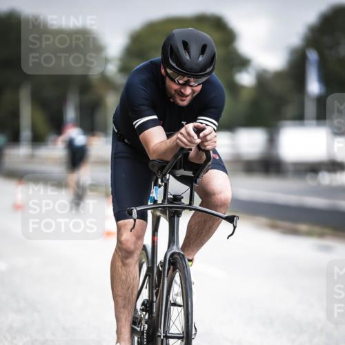 16.08.2026 - KN Förde Triathlon 2026 H.Heesch http://msf.ph/oto/9974911 16.08.2026 11:07:24 Radfahren 302, 322, 328 meine-sportfotos.de