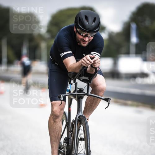 16.08.2026 - KN Förde Triathlon 2026 H.Heesch http://msf.ph/oto/9974912 16.08.2026 11:07:24 Radfahren 302, 322, 328 meine-sportfotos.de