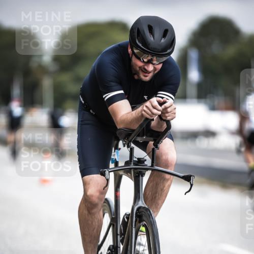 16.08.2026 - KN Förde Triathlon 2026 H.Heesch http://msf.ph/oto/9974914 16.08.2026 11:07:24 Radfahren 302, 322, 328 meine-sportfotos.de