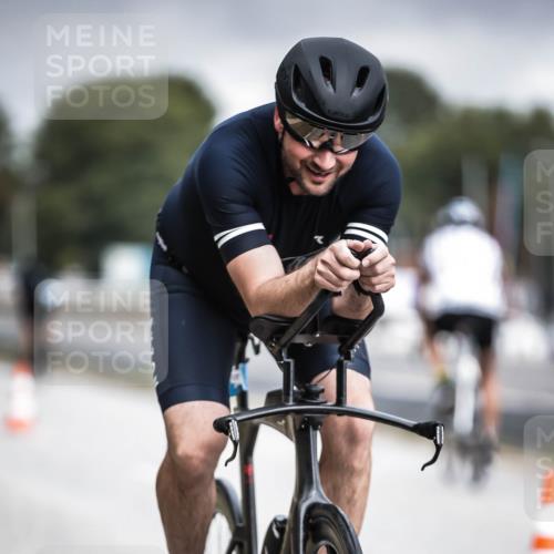 16.08.2026 - KN Förde Triathlon 2026 H.Heesch http://msf.ph/oto/9974916 16.08.2026 11:07:24 Radfahren 302, 322, 328 meine-sportfotos.de