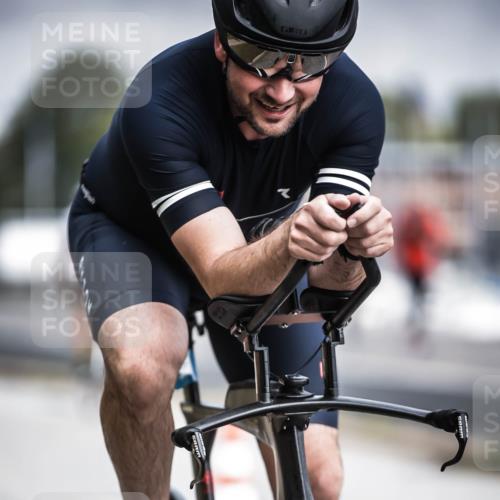 16.08.2026 - KN Förde Triathlon 2026 H.Heesch http://msf.ph/oto/9974921 16.08.2026 11:07:24 Radfahren 302, 322, 328 meine-sportfotos.de