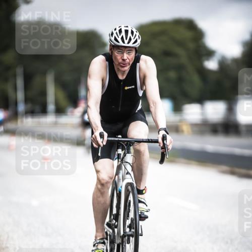 16.08.2026 - KN Förde Triathlon 2026 H.Heesch http://msf.ph/oto/9974961 16.08.2026 11:07:41 Radfahren 355, 367 meine-sportfotos.de