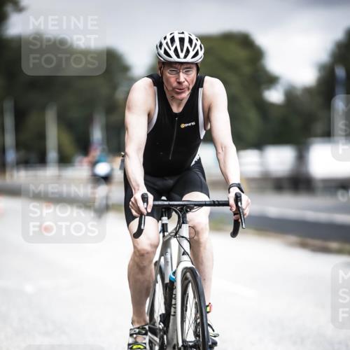 16.08.2026 - KN Förde Triathlon 2026 H.Heesch http://msf.ph/oto/9974963 16.08.2026 11:07:41 Radfahren 355, 367 meine-sportfotos.de