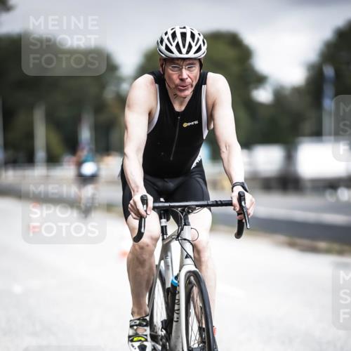 16.08.2026 - KN Förde Triathlon 2026 H.Heesch http://msf.ph/oto/9974964 16.08.2026 11:07:41 Radfahren 355, 367 meine-sportfotos.de