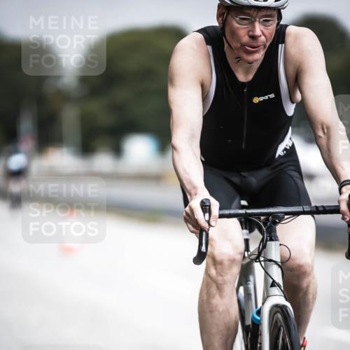 16.08.2026 - KN Förde Triathlon 2026 H.Heesch http://msf.ph/oto/9974971 16.08.2026 11:07:42 Radfahren 355, 367, 391 meine-sportfotos.de