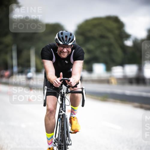 16.08.2026 - KN Förde Triathlon 2026 H.Heesch http://msf.ph/oto/9974990 16.08.2026 11:07:44 Radfahren 355, 367, 391 meine-sportfotos.de