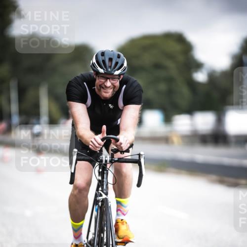 16.08.2026 - KN Förde Triathlon 2026 H.Heesch http://msf.ph/oto/9974992 16.08.2026 11:07:44 Radfahren 355, 367, 391 meine-sportfotos.de