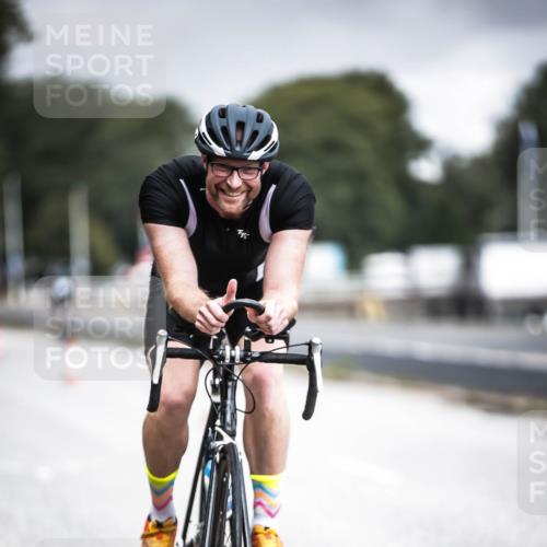 16.08.2026 - KN Förde Triathlon 2026 H.Heesch http://msf.ph/oto/9974993 16.08.2026 11:07:44 Radfahren 355, 367, 391 meine-sportfotos.de
