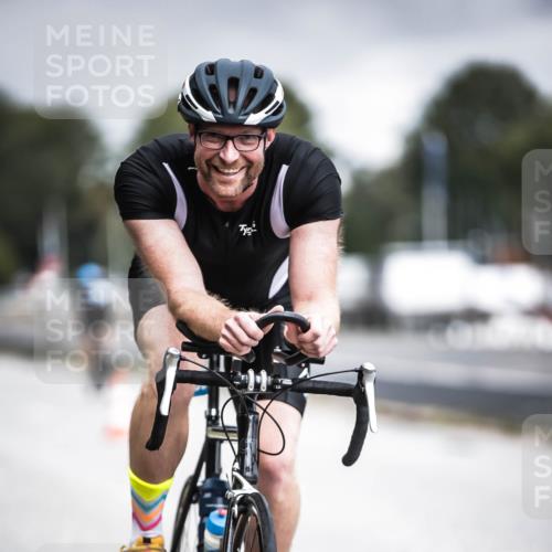 16.08.2026 - KN Förde Triathlon 2026 H.Heesch http://msf.ph/oto/9974998 16.08.2026 11:07:44 Radfahren 355, 367, 391 meine-sportfotos.de