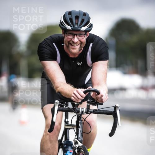 16.08.2026 - KN Förde Triathlon 2026 H.Heesch http://msf.ph/oto/9975000 16.08.2026 11:07:44 Radfahren 355, 367, 391 meine-sportfotos.de