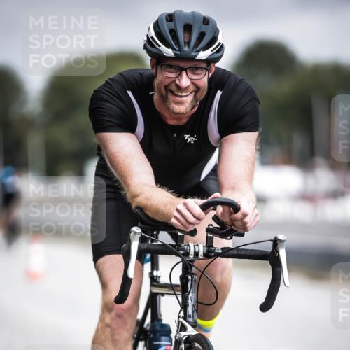 16.08.2026 - KN Förde Triathlon 2026 H.Heesch http://msf.ph/oto/9975001 16.08.2026 11:07:44 Radfahren 355, 367, 391 meine-sportfotos.de
