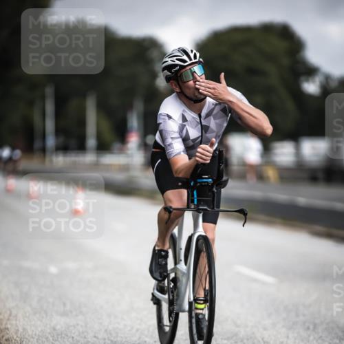 16.08.2026 - KN Förde Triathlon 2026 H.Heesch http://msf.ph/oto/9975124 16.08.2026 11:09:31 Radfahren 221, 302, 305, 330, 356, 357, 369, 377, 389, 397 meine-sportfotos.de