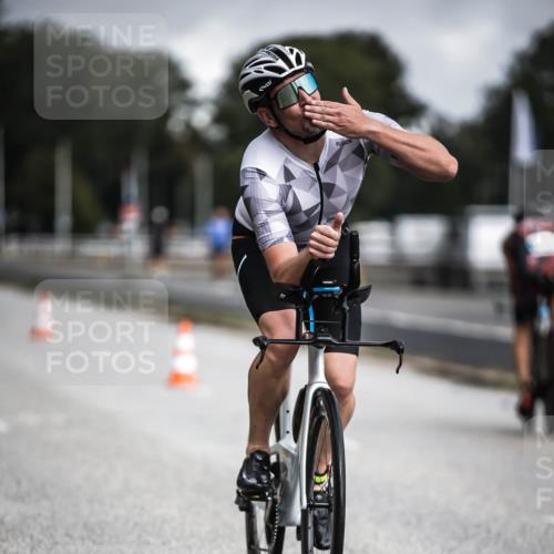 16.08.2026 - KN Förde Triathlon 2026 H.Heesch http://msf.ph/oto/9975127 16.08.2026 11:09:31 Radfahren 221, 302, 305, 330, 356, 357, 369, 377, 389, 397 meine-sportfotos.de