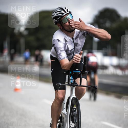 16.08.2026 - KN Förde Triathlon 2026 H.Heesch http://msf.ph/oto/9975130 16.08.2026 11:09:32 Radfahren 221, 302, 305, 330, 357, 369, 377, 389, 397 meine-sportfotos.de