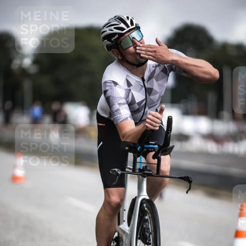 16.08.2026 - KN Förde Triathlon 2026 H.Heesch http://msf.ph/oto/9975131 16.08.2026 11:09:32 Radfahren 221, 302, 305, 330, 357, 369, 377, 389, 397 meine-sportfotos.de
