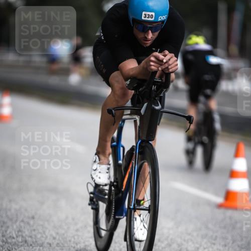 16.08.2026 - KN Förde Triathlon 2026 H.Heesch http://msf.ph/oto/9975156 16.08.2026 11:09:37 Radfahren 330, 389 meine-sportfotos.de
