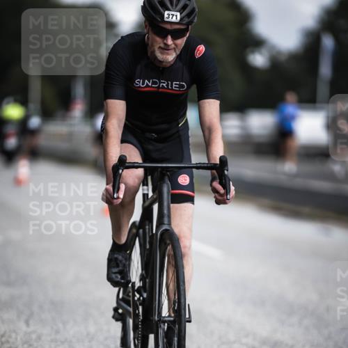 16.08.2026 - KN Förde Triathlon 2026 H.Heesch http://msf.ph/oto/9975173 16.08.2026 11:09:45 Radfahren 306, 364, 371 meine-sportfotos.de