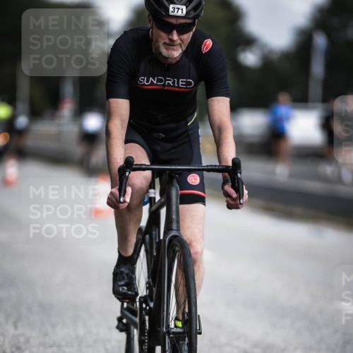 16.08.2026 - KN Förde Triathlon 2026 H.Heesch http://msf.ph/oto/9975174 16.08.2026 11:09:45 Radfahren 306, 364, 371 meine-sportfotos.de