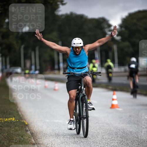 16.08.2026 - KN Förde Triathlon 2026 H.Heesch http://msf.ph/oto/9975217 16.08.2026 11:09:59 Radfahren 315, 348 meine-sportfotos.de