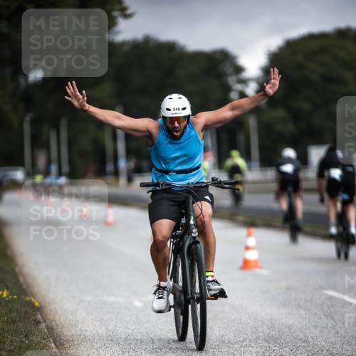 16.08.2026 - KN Förde Triathlon 2026 H.Heesch http://msf.ph/oto/9975220 16.08.2026 11:09:59 Radfahren 315, 348 meine-sportfotos.de