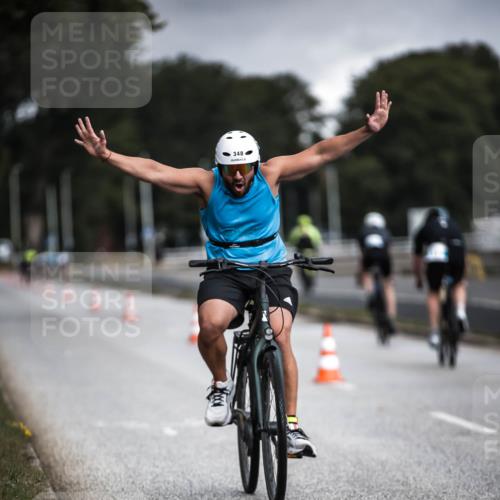 16.08.2026 - KN Förde Triathlon 2026 H.Heesch http://msf.ph/oto/9975222 16.08.2026 11:09:59 Radfahren 315, 348 meine-sportfotos.de