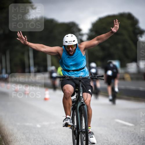 16.08.2026 - KN Förde Triathlon 2026 H.Heesch http://msf.ph/oto/9975227 16.08.2026 11:09:59 Radfahren 315, 348 meine-sportfotos.de