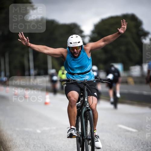 16.08.2026 - KN Förde Triathlon 2026 H.Heesch http://msf.ph/oto/9975228 16.08.2026 11:09:59 Radfahren 315, 348 meine-sportfotos.de