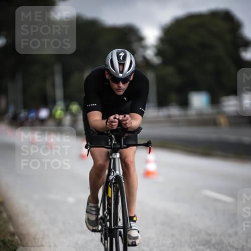 16.08.2026 - KN Förde Triathlon 2026 H.Heesch http://msf.ph/oto/9975246 16.08.2026 11:10:13 Radfahren 319, 325 meine-sportfotos.de