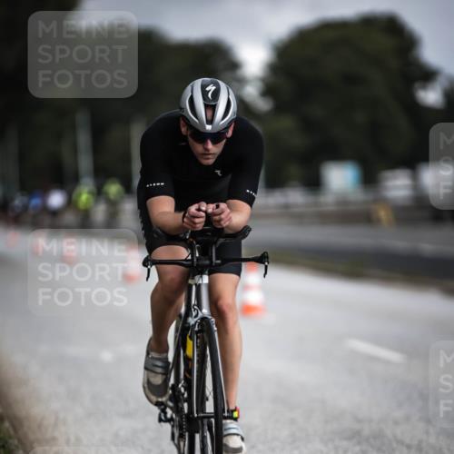 16.08.2026 - KN Förde Triathlon 2026 H.Heesch http://msf.ph/oto/9975247 16.08.2026 11:10:13 Radfahren 319, 325 meine-sportfotos.de