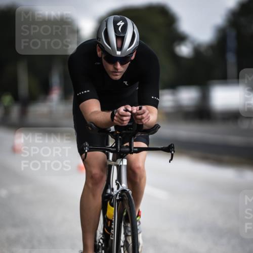 16.08.2026 - KN Förde Triathlon 2026 H.Heesch http://msf.ph/oto/9975253 16.08.2026 11:10:13 Radfahren 319, 325 meine-sportfotos.de