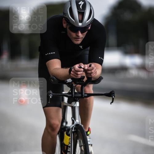 16.08.2026 - KN Förde Triathlon 2026 H.Heesch http://msf.ph/oto/9975256 16.08.2026 11:10:13 Radfahren 319, 325 meine-sportfotos.de