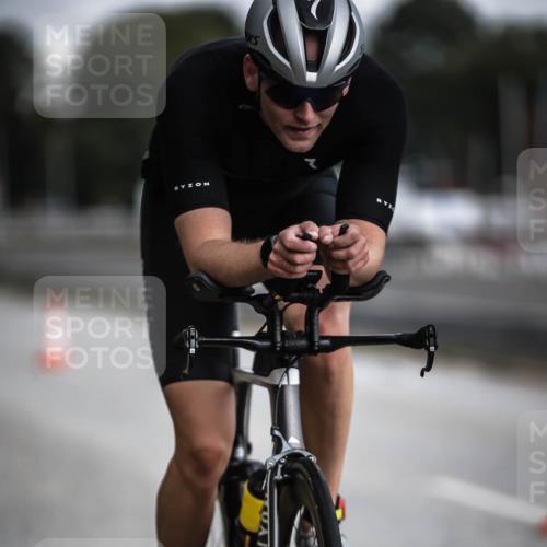 16.08.2026 - KN Förde Triathlon 2026 H.Heesch http://msf.ph/oto/9975257 16.08.2026 11:10:13 Radfahren 319, 325 meine-sportfotos.de