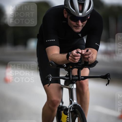 16.08.2026 - KN Förde Triathlon 2026 H.Heesch http://msf.ph/oto/9975258 16.08.2026 11:10:13 Radfahren 319, 325 meine-sportfotos.de