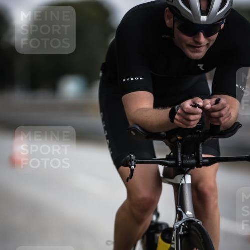 16.08.2026 - KN Förde Triathlon 2026 H.Heesch http://msf.ph/oto/9975259 16.08.2026 11:10:13 Radfahren 319, 325 meine-sportfotos.de