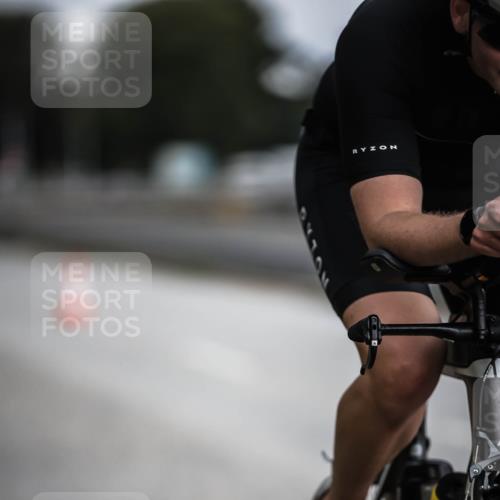 16.08.2026 - KN Förde Triathlon 2026 H.Heesch http://msf.ph/oto/9975260 16.08.2026 11:10:13 Radfahren 319, 325 meine-sportfotos.de