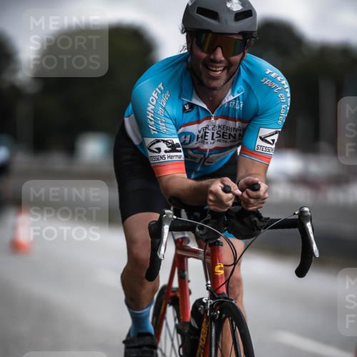 16.08.2026 - KN Förde Triathlon 2026 H.Heesch http://msf.ph/oto/9975341 16.08.2026 11:10:50 Radfahren 318, 338, 403 meine-sportfotos.de