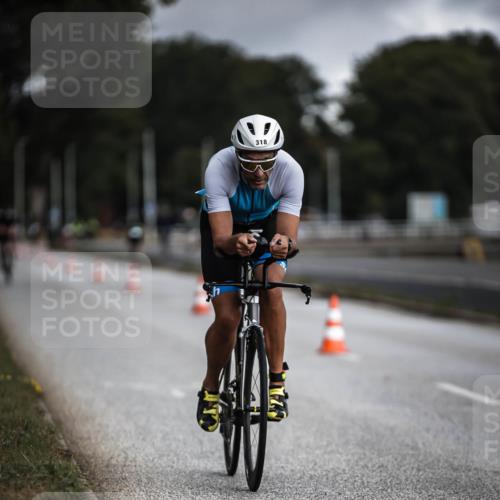 16.08.2026 - KN Förde Triathlon 2026 H.Heesch http://msf.ph/oto/9975344 16.08.2026 11:10:52 Radfahren 318, 338 meine-sportfotos.de