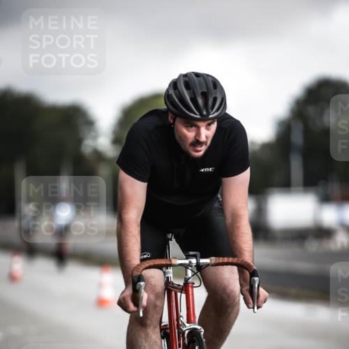16.08.2026 - KN Förde Triathlon 2026 H.Heesch http://msf.ph/oto/9975418 16.08.2026 11:11:17 Radfahren 314, 317, 342, 365, 372, 386, 430 meine-sportfotos.de