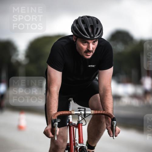 16.08.2026 - KN Förde Triathlon 2026 H.Heesch http://msf.ph/oto/9975421 16.08.2026 11:11:17 Radfahren 314, 317, 342, 365, 372, 386, 430 meine-sportfotos.de