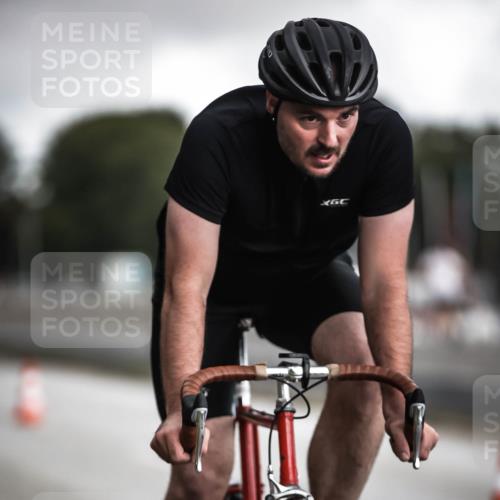 16.08.2026 - KN Förde Triathlon 2026 H.Heesch http://msf.ph/oto/9975423 16.08.2026 11:11:17 Radfahren 314, 317, 342, 365, 372, 386, 430 meine-sportfotos.de