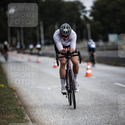 16.08.2026 - KN Förde Triathlon 2026 H.Heesch http://msf.ph/oto/9975437 16.08.2026 11:11:27 Radfahren 353, 409 meine-sportfotos.de