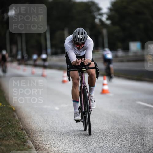 16.08.2026 - KN Förde Triathlon 2026 H.Heesch http://msf.ph/oto/9975438 16.08.2026 11:11:27 Radfahren 353, 409 meine-sportfotos.de