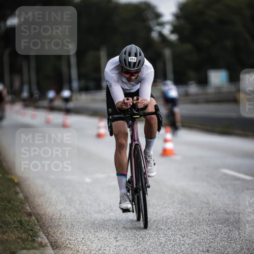 16.08.2026 - KN Förde Triathlon 2026 H.Heesch http://msf.ph/oto/9975439 16.08.2026 11:11:27 Radfahren 353, 409 meine-sportfotos.de