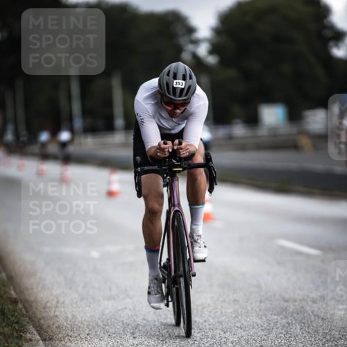 16.08.2026 - KN Förde Triathlon 2026 H.Heesch http://msf.ph/oto/9975442 16.08.2026 11:11:27 Radfahren 353, 409 meine-sportfotos.de