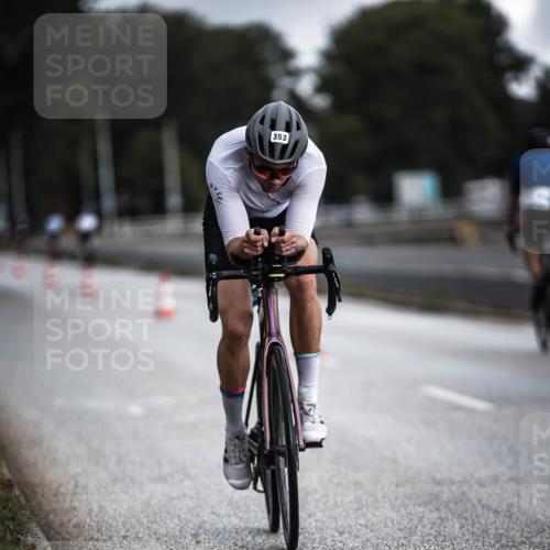 16.08.2026 - KN Förde Triathlon 2026 H.Heesch http://msf.ph/oto/9975443 16.08.2026 11:11:27 Radfahren 353, 409 meine-sportfotos.de