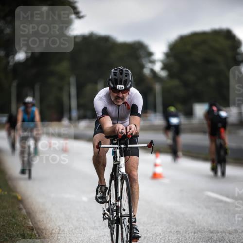 16.08.2026 - KN Förde Triathlon 2026 H.Heesch http://msf.ph/oto/9975571 16.08.2026 11:12:01 Radfahren 357, 369, 370, 389, 393, 397 meine-sportfotos.de