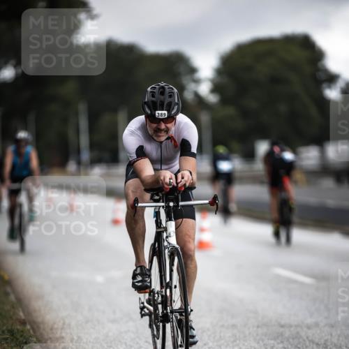 16.08.2026 - KN Förde Triathlon 2026 H.Heesch http://msf.ph/oto/9975573 16.08.2026 11:12:01 Radfahren 357, 369, 370, 389, 393, 397 meine-sportfotos.de